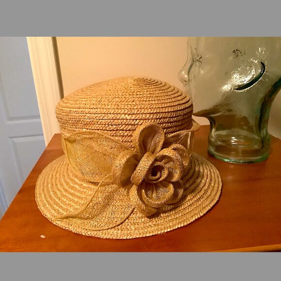 Betmar New York 100% natural Straw Summer Hat - small brim  cloche w/ flower - Picture 9 of 10